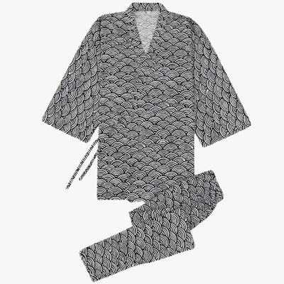 El yukata kimono yukata jinbei es un pijama japonés estampado con el motivo Seigaiha. Es un motivo muy popular en la cultura japonesa.