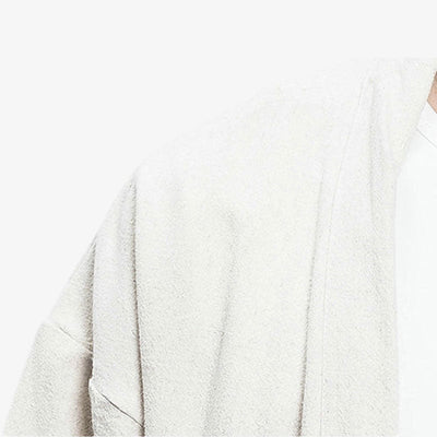 Esta tela de kimono blanca está hecha de algodón y lino blanco kimono humbre. Es una tela suave y cómoda.