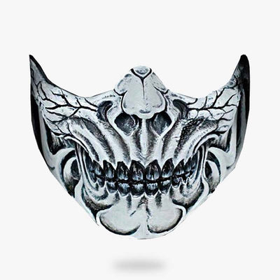 La máscara de shinigami medio rostr es blanca y parece huesos de grulla.
