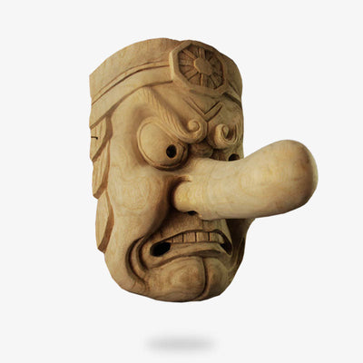 Máscara japonesa Tengu tallada en madera