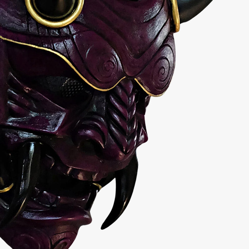 las mascaras o demonios japones​ completa de oni están meticulosamente elaboradas con fibra de vidrio y madera, pintada a mano y esculpida con cuernos y dientes afilados para encarnar la esencia de la mitología japonesa.