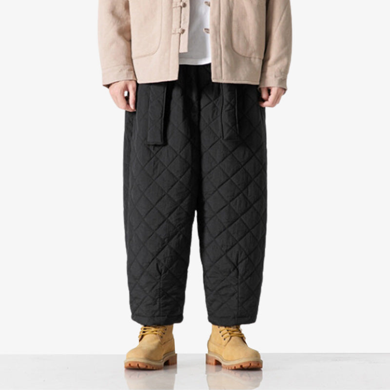 Pantalón cargo japonés negro y afelpado en tejido sintético estilo streetwear