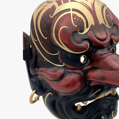 En colorores dorado, nego este rojo Mascara Japonesa TenguMáscara japonesa de tengu utilizado para la máscara es madera y resina.