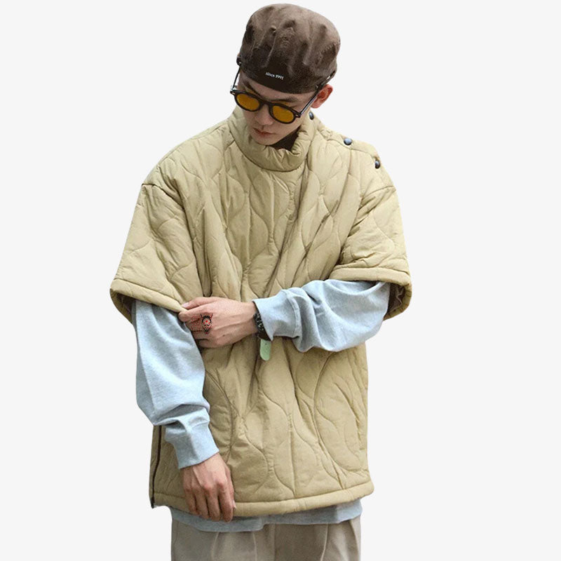 Hombre con sudadera acolchada japonesa color caqui y gafas, estilo harajuku