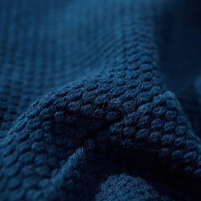 Detalle del textil japonés teñido natural en tono añil