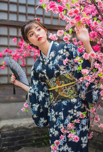 Vestido kimono estilo tradicional japonés