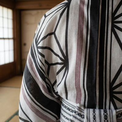 Yukata hombre con motivos tradicionales japoneses