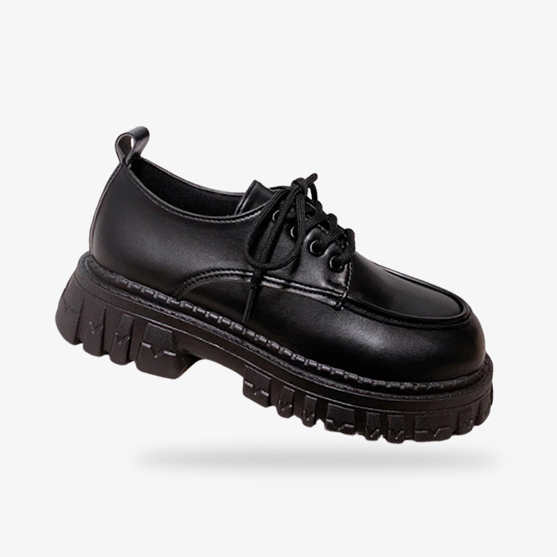 Zapatos de uniforme de instituto japonés, pieza esencial del uniforme escolar tradicional, con plataforma de goma y piel sintética