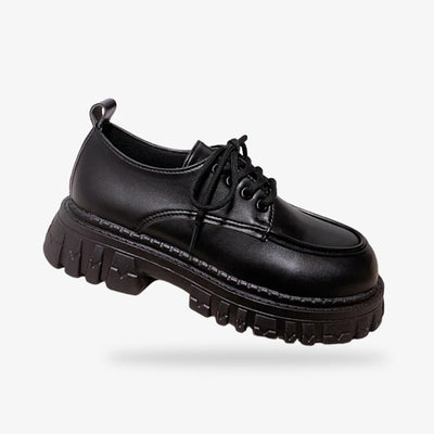Zapatos de uniforme de instituto japonés, pieza esencial del uniforme escolar tradicional, con plataforma de goma y piel sintética
